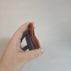 Porte-cartes Nagisa en cuir pleine fleur tannage végétal avec insert en cuir marin français