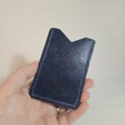 Porte-cartes Thalassa en cuir pleine fleur tannage végétal avec insert en cuir marin français